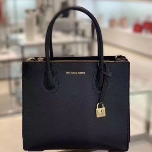 MICHAEL KORS Black Crossbody Bag